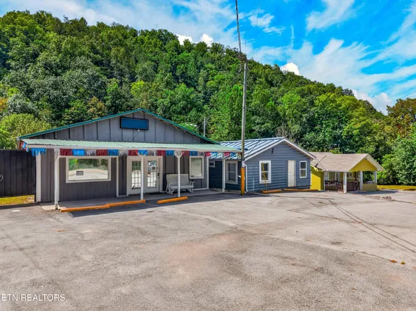 1514 Upper Middle Creek Rd, Sevierville, TN 37876