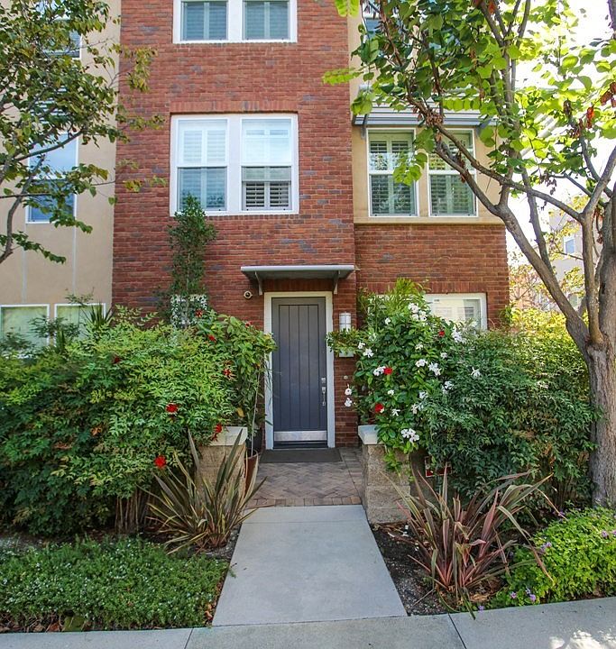 1st image of 3 Brownstone Way