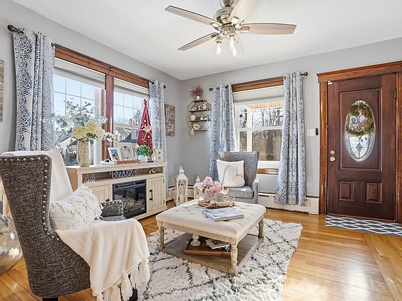 4th image of 60 Wingold St