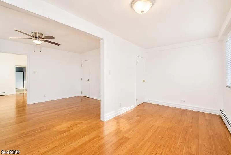 3 bed, 1.0 bath, $2,400 — Photo 3