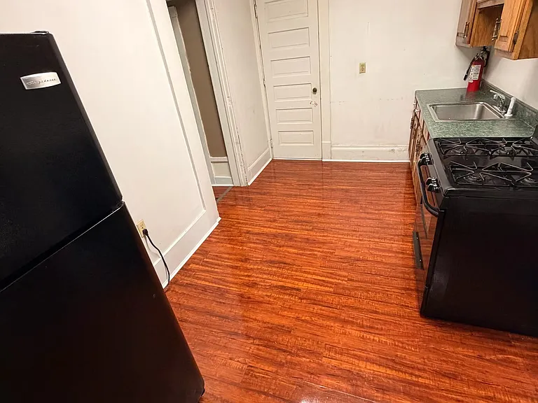 28 Oakdale Ave #1 — Photo 4