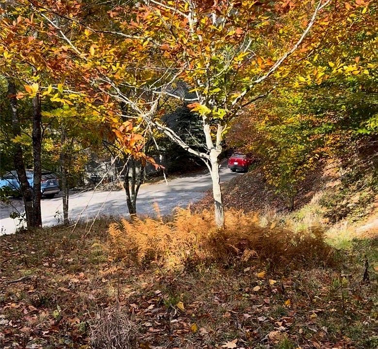 1st image of 4 Fox Pointe