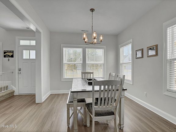 4th image of 203 W Weatherbee Way