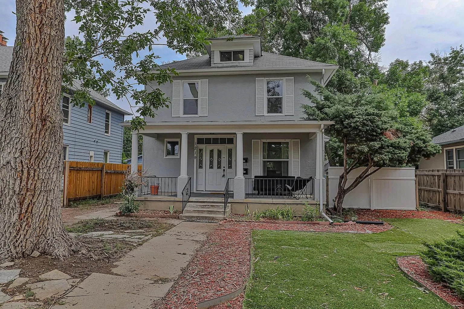 5 bed, 2.5 bath, 3104 sqft, $5,000 — Photo 1