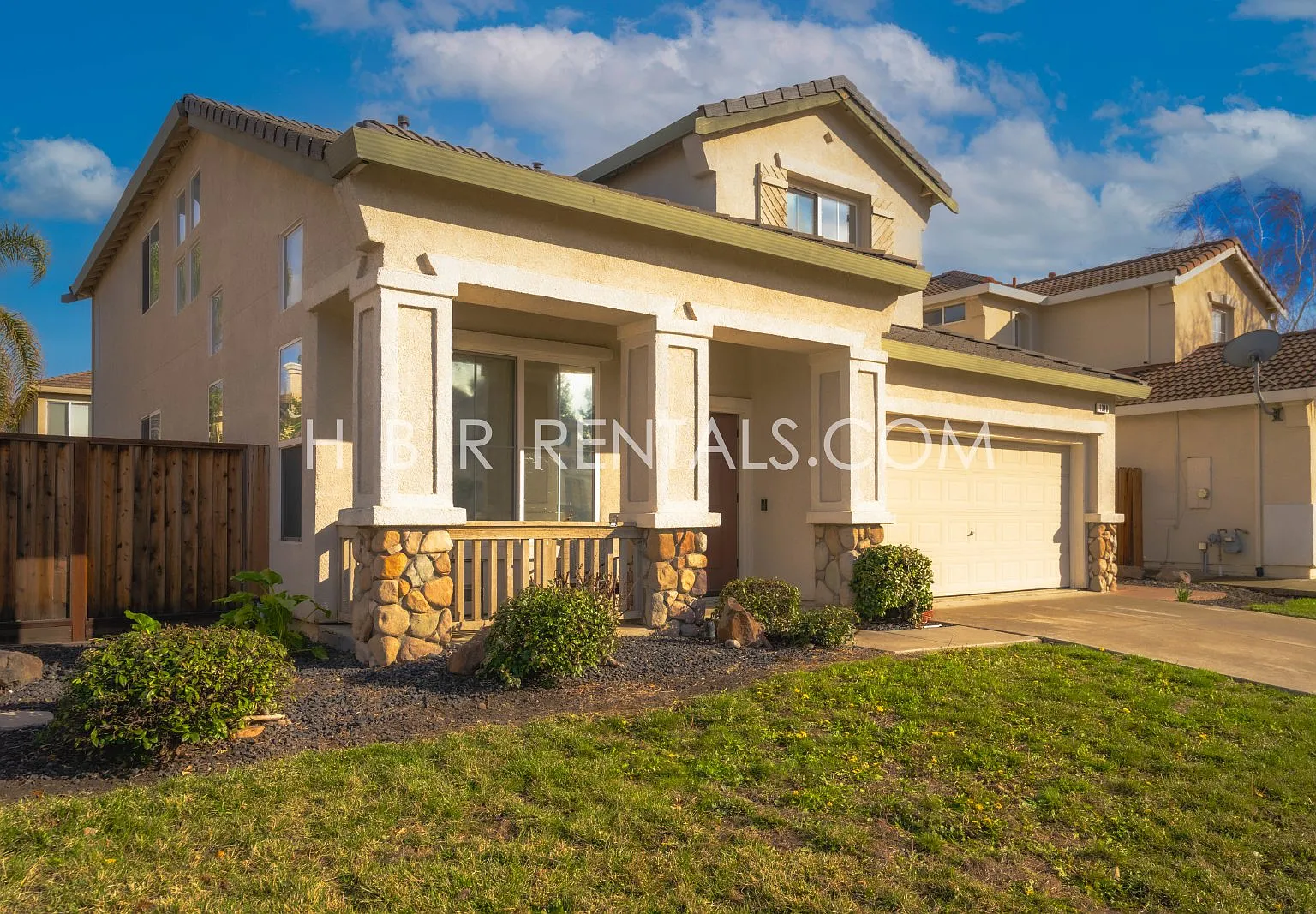 4 bed, 3.0 bath, 2443 sqft, $2,950 — Photo 3
