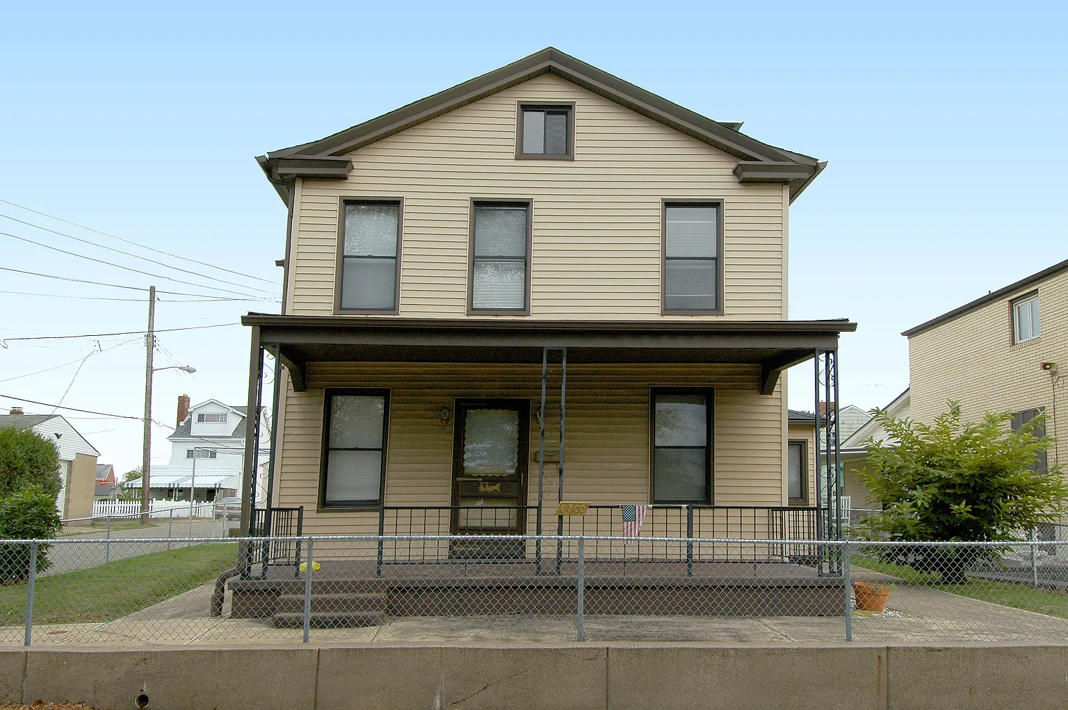 6500 Adelphia St photo 1