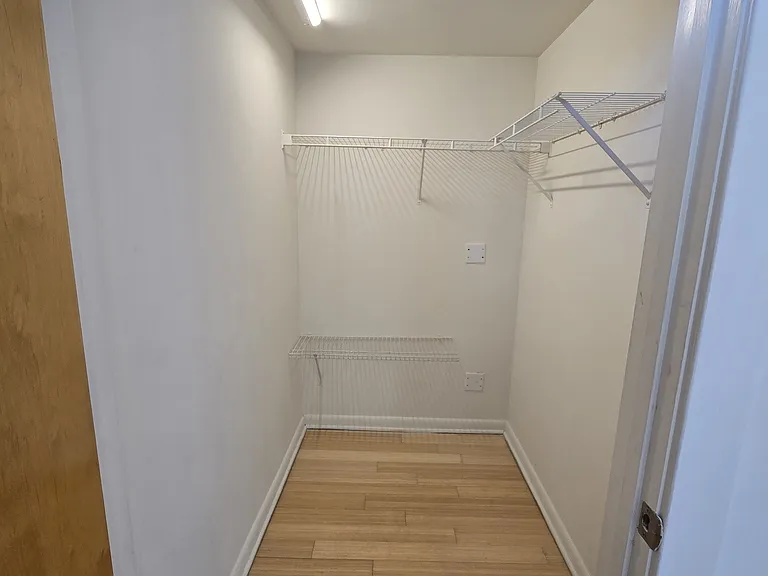 917 W Marshall St #202 — Photo 13
