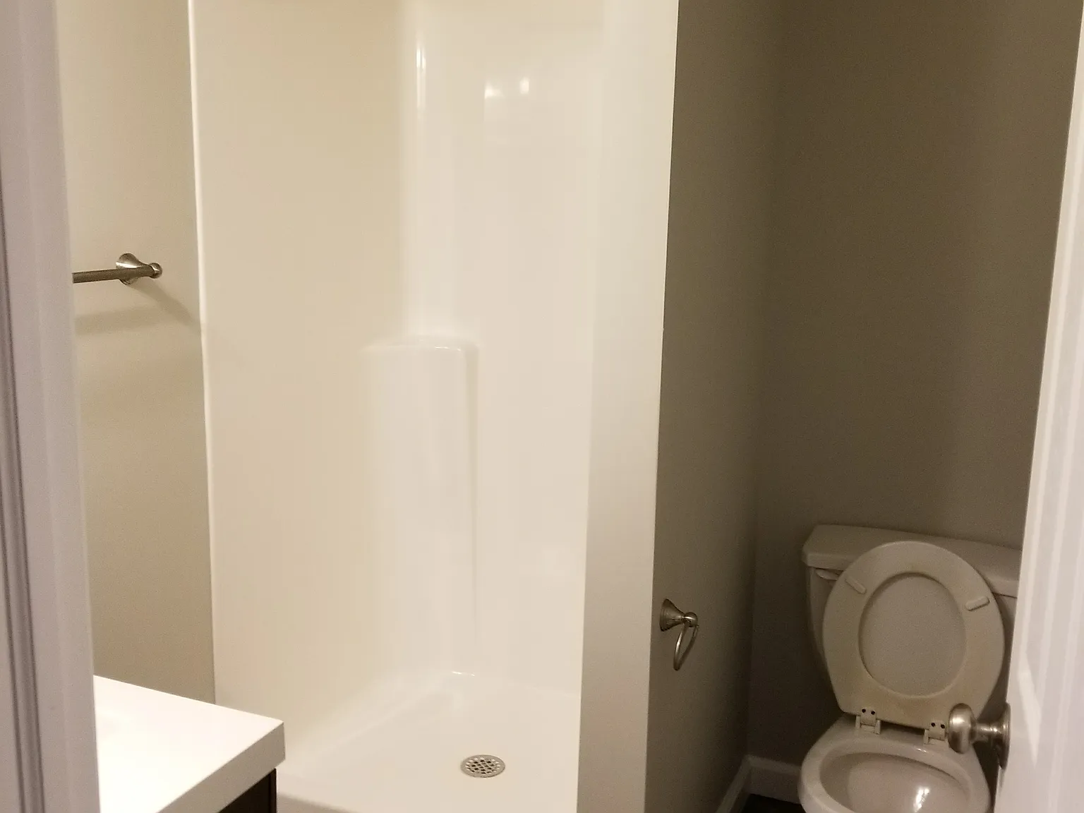 1 bed, $1,300 — Photo 4