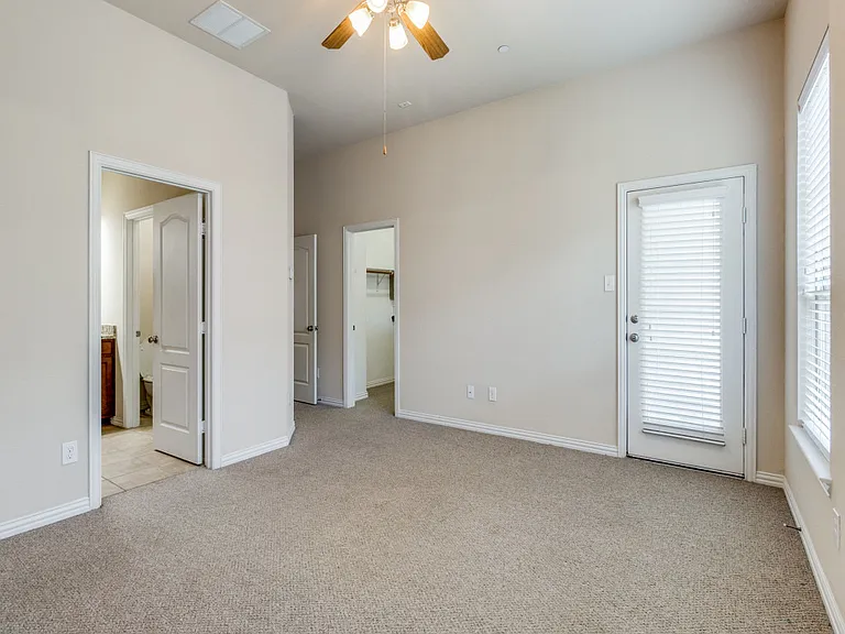 2326 Stutz Dr #103 — Photo 17