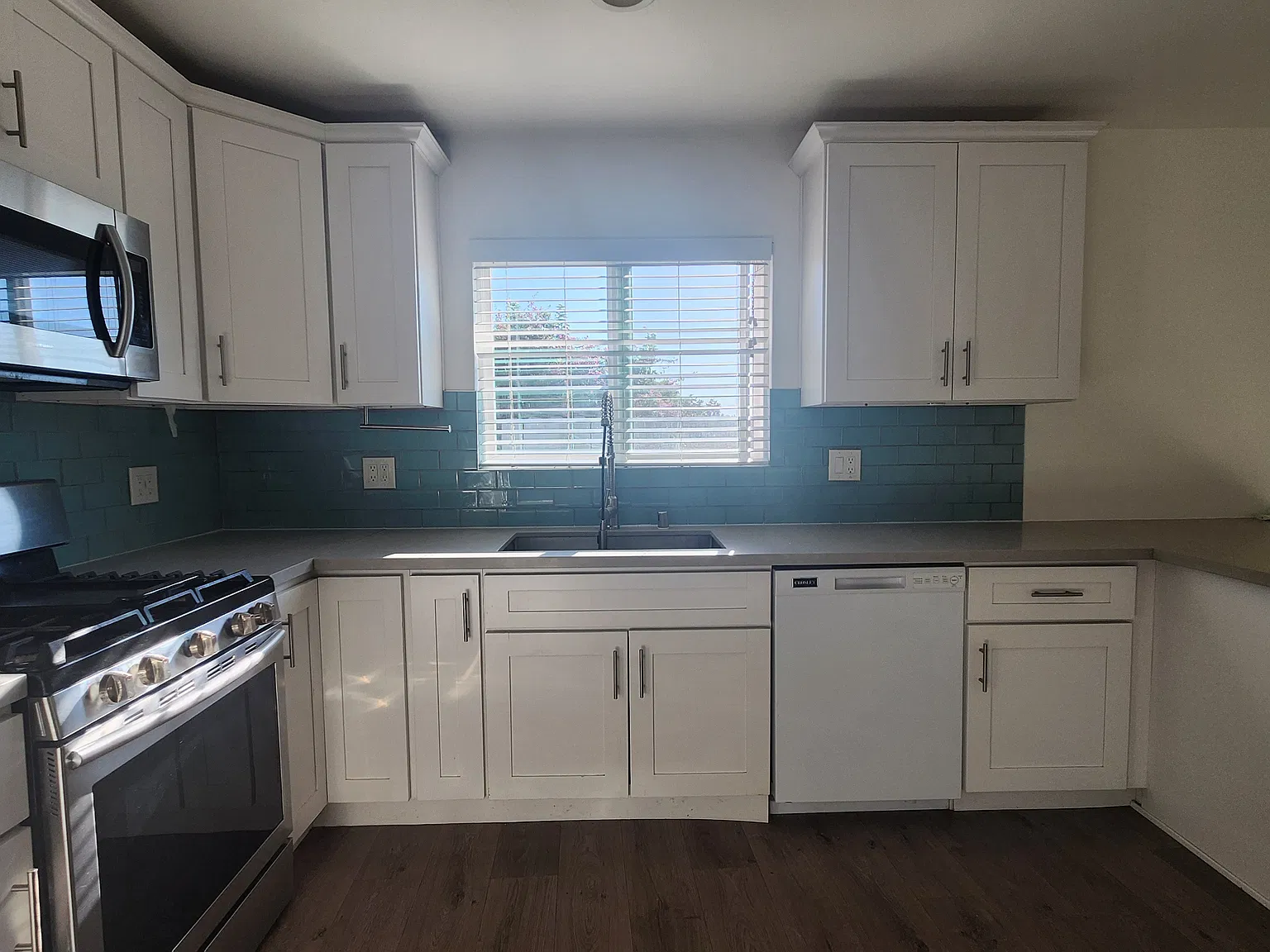 3420 Holyoke Dr — Photo 4