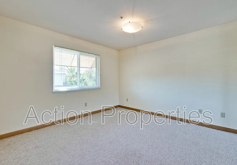 180 Albacore Ln — Photo 12
