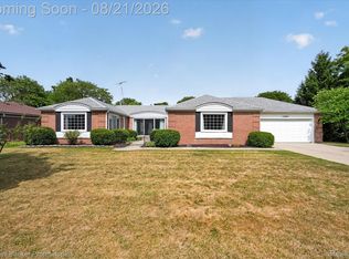 12867 Via Catherina Dr, Grand Blanc, MI 48439