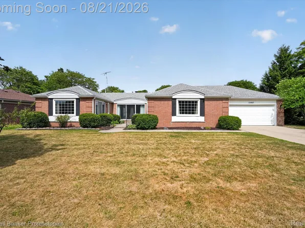 12867 Via Catherina Dr, Grand Blanc, MI 48439