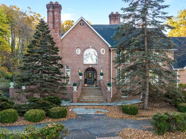 115 Whitetail Run Rd, Dalton, PA 18414