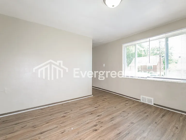 522 Guylyn Dr — Photo 4