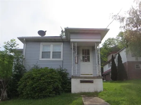 408 Peterson Dr, Johnstown, PA 15905