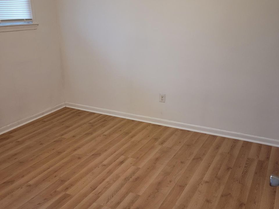 2nd image of 6417 Middlebelt Rd