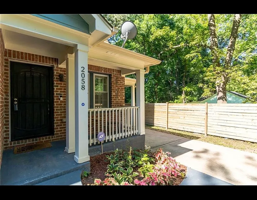 2058 Chicago Ave NW — Photo 3