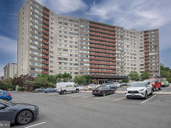 2nd image of 5340 Holmes Run Pkwy Unit 804