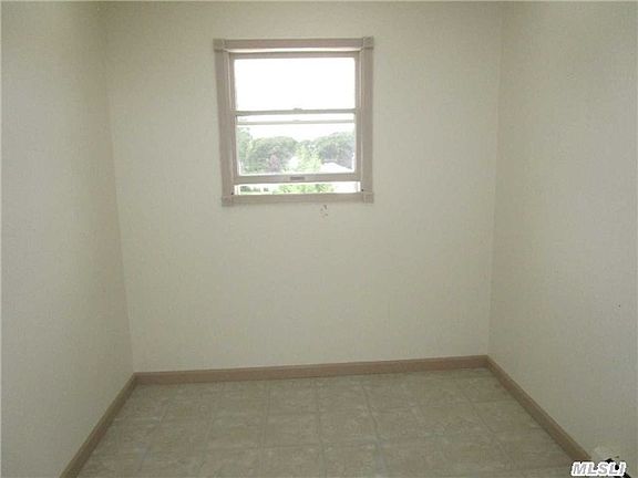 4th image of 52 Budenos Dr