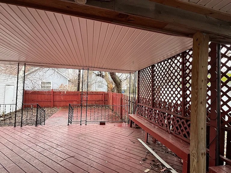 2050 Wyndhurst Rd — Photo 20