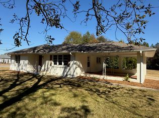 90 Auburn Rd, Auburn, GA 30011