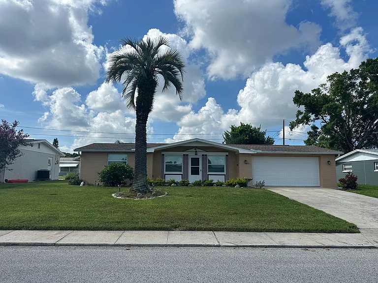 5132 Overton Dr — Photo 2