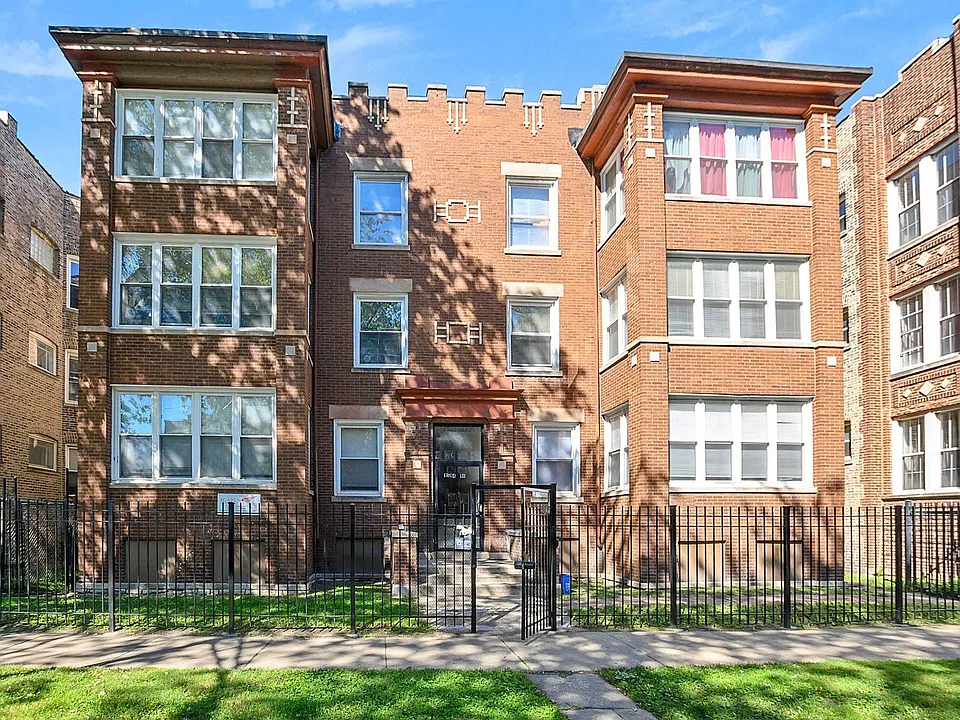 1514-1516 E 67th Pl