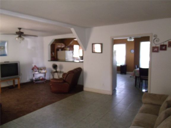 4th image of 3870 Oscar Ave
