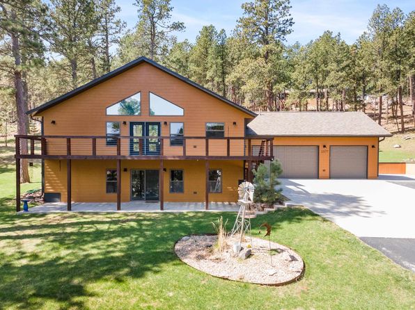 12177 Bluebird Ct, Sturgis, SD 57785