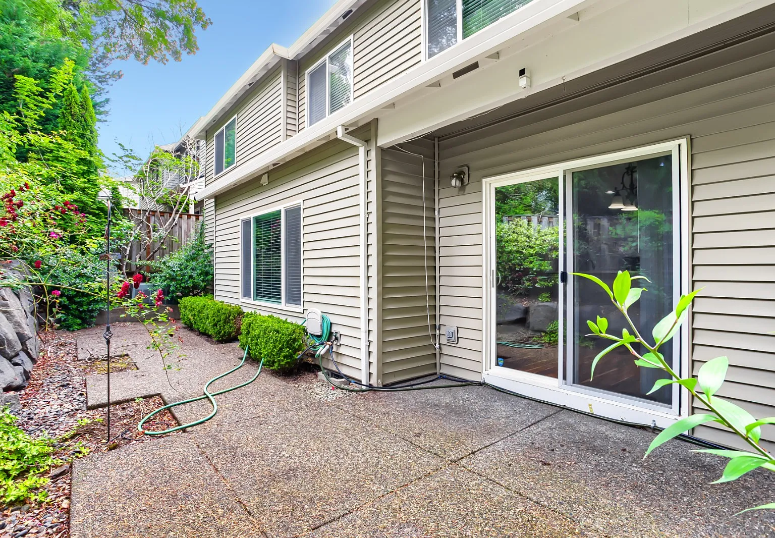 4 bed, 2.5 bath, 2103 sqft, $2,950 — Photo 4