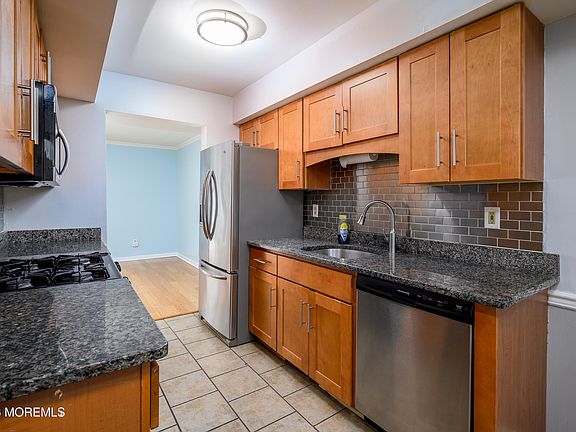 5th image of 25 Rambling Meadow Court