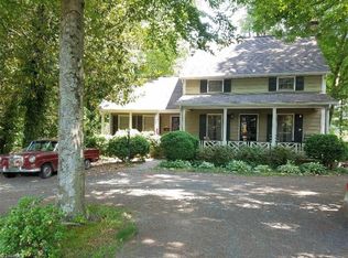 216 Old Springs Rd, Mount Airy, NC 27030