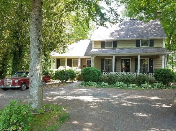 216 Old Springs Rd, Mount Airy, NC 27030