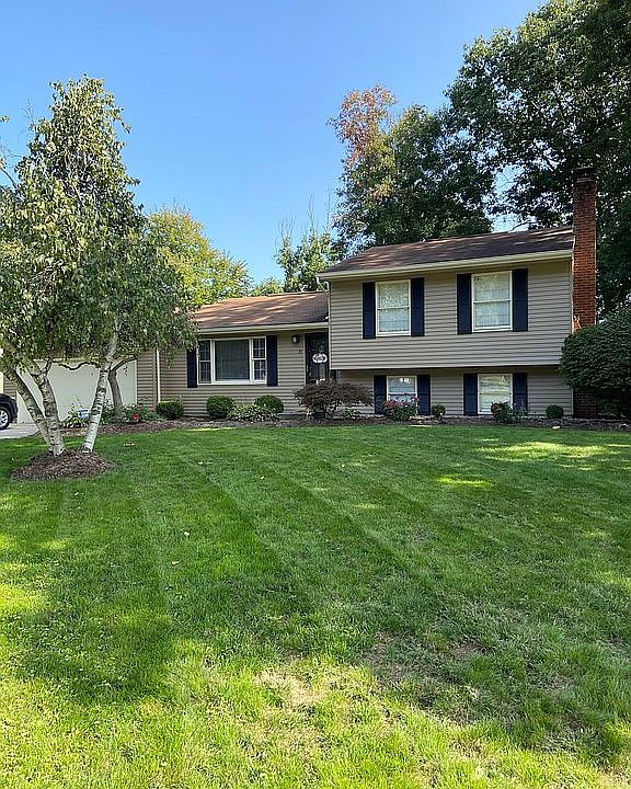 1st image of 35 Hickory Trace Dr