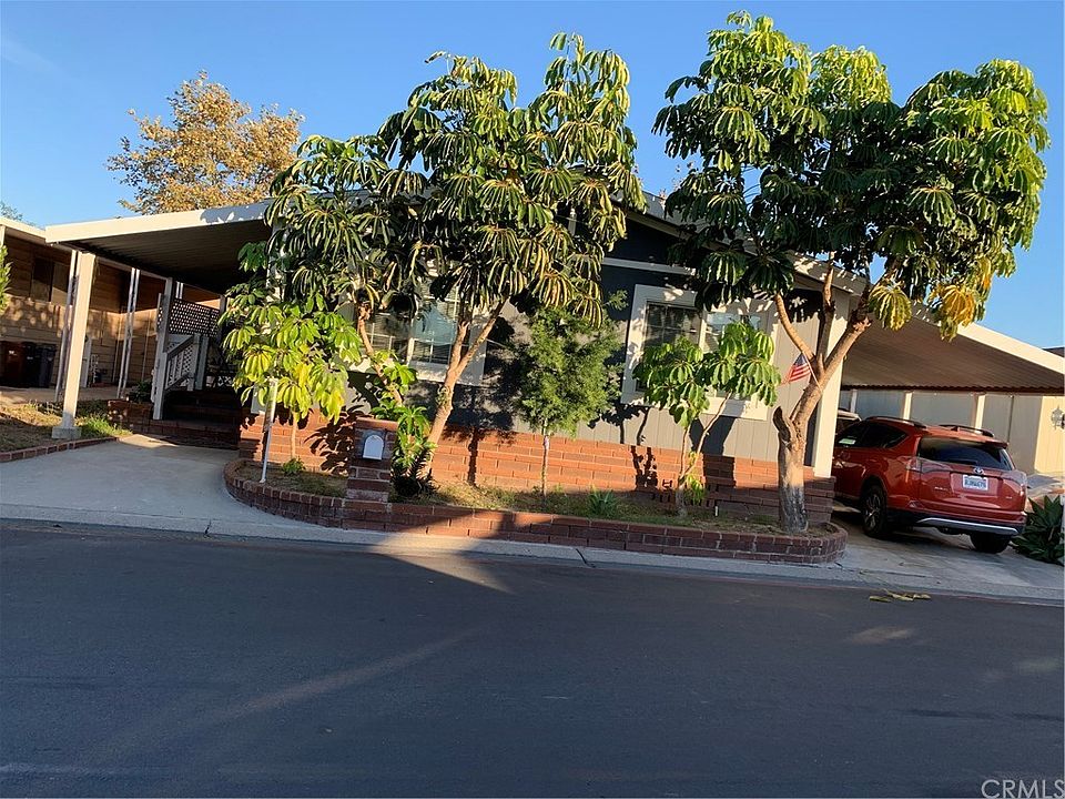 1st image of 114 Stoneridge Dr #114