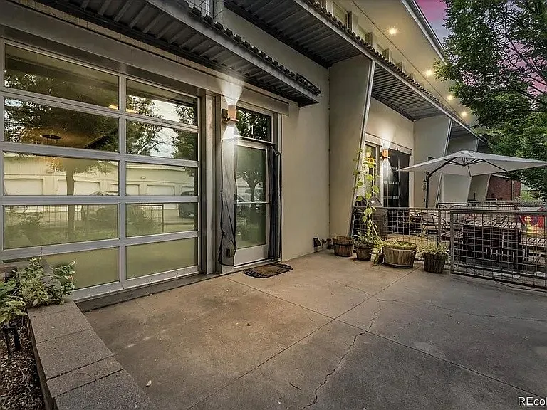 Oneida St — Photo 1