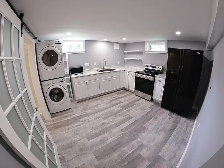 240 Elwyn Rd — Photo 5