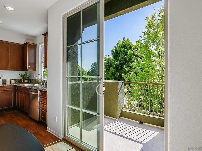 1876 Champagne Ct #5 — Photo 35