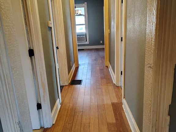 5th image of 1025 W 11th St