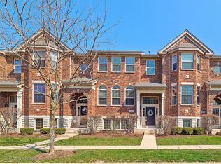 27W711 N Meadowview Dr, Winfield, IL 60190