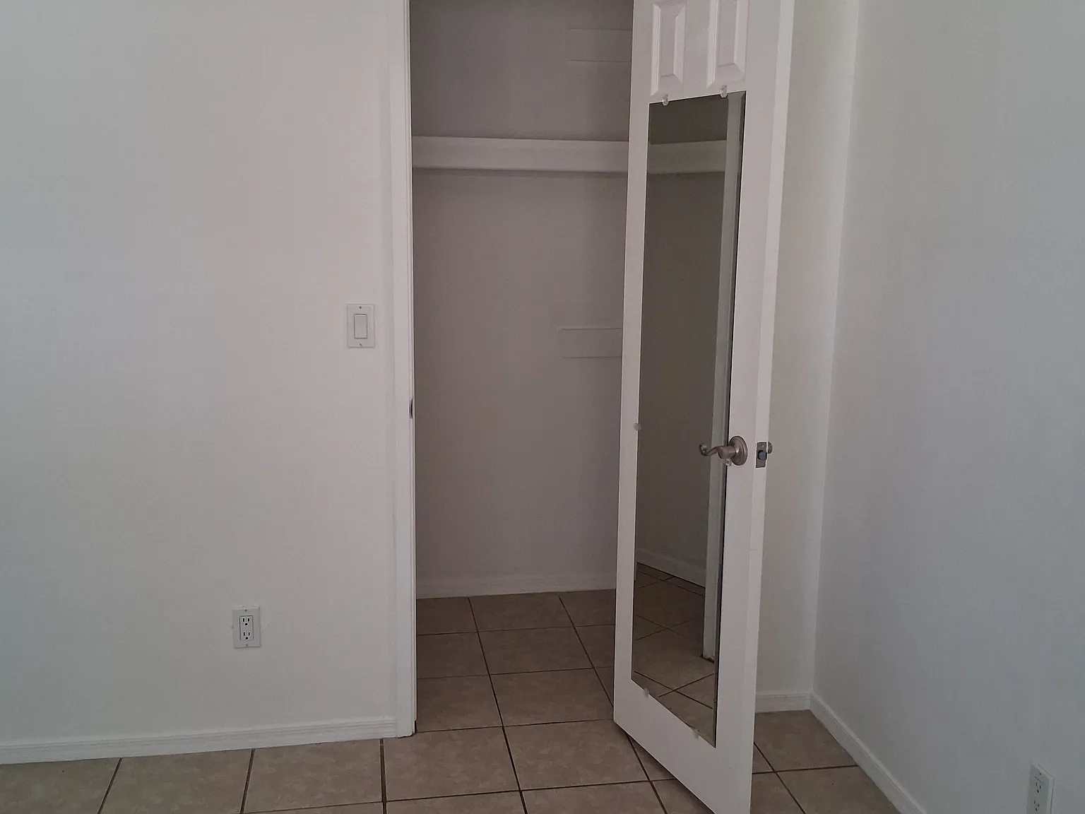 4 bed, 2.0 bath, 1220 sqft, $2,250 — Photo 4