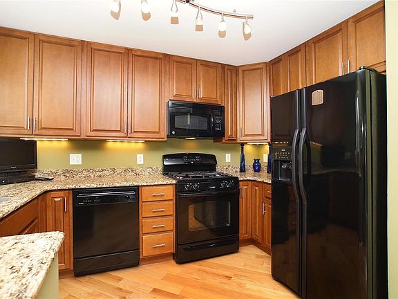 3rd image of 3849 Rainor Ct