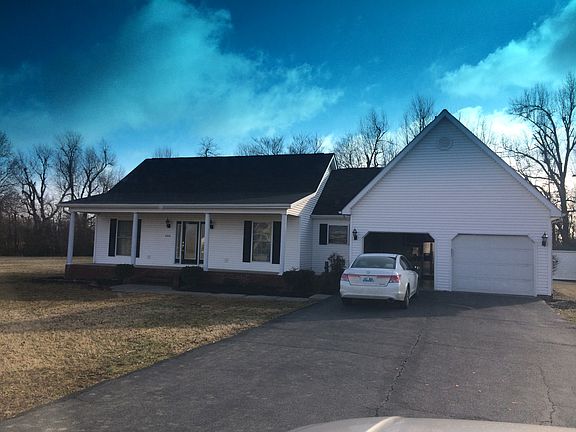 3rd image of 4260 Woodland Hill Dr