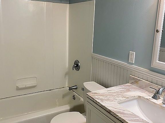 5th image of 120 Gallup Hill Rd APT 4C