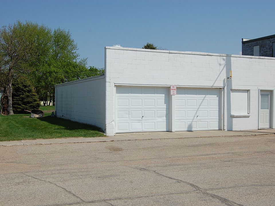 1st image of 102 N Bridgeman St