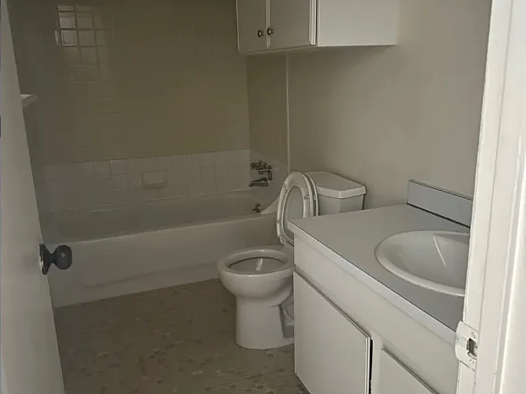 925 Cleveland St #102 — Photo 5