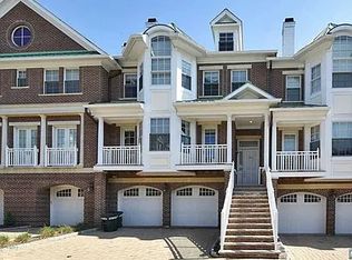 902 Heights Ln, Tenafly, NJ 07670