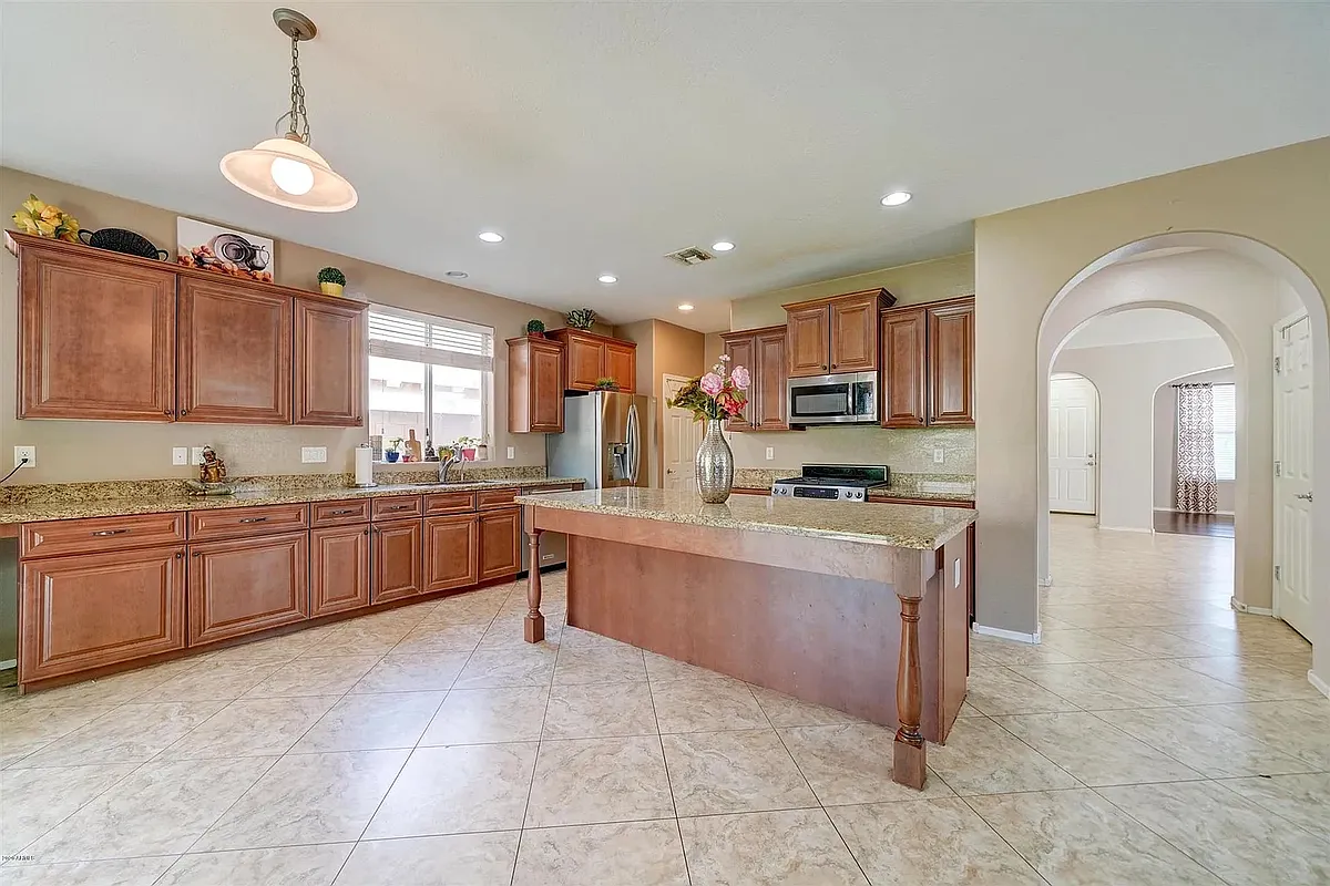 Building Photo - 9130 S Terry Ln