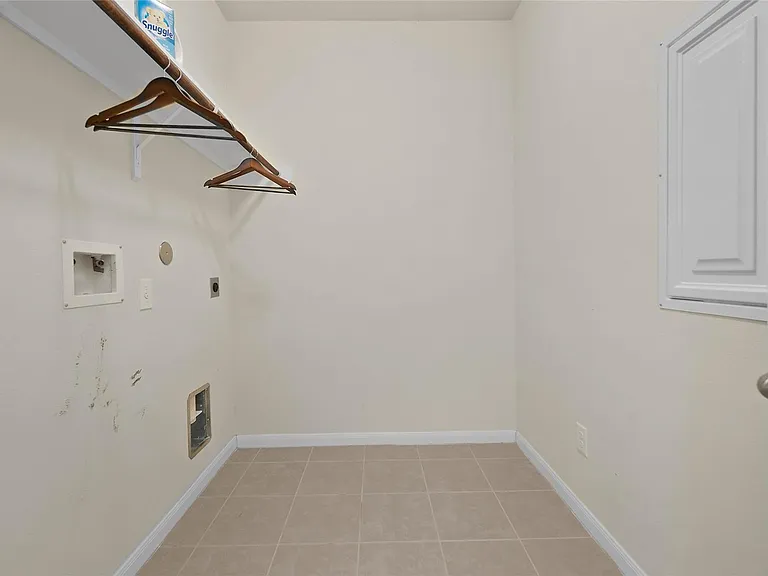 6439 Brimridge Ln — Photo 9